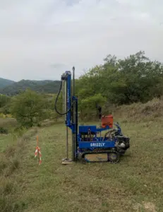 ETUDE DE SOL G2AVP au Val du Faby (11) AUDE Carotteuse géotechnique Grizzly utilisée pour une étude de sol dans l’Aude