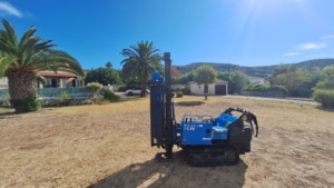 Machine de forage BETB réalisant une étude de sol dans les Bouches-du-Rhône