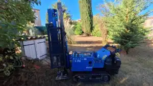 ETUDE DE SOL G2AVP à LE ROURET (06) ALPES MARITIMES Sondages au pénétromètre dynamique lourd pour une étude de sol. Cette méthode permet de vérifier la résistance de sol