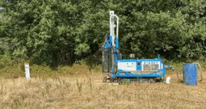 ETUDE DE SOL G2AVP à LEGUEVIN (31) HAUTE GARONNE Un sondage destructif a été effectué, accompagné d’essais pressiométriques, afin de caractériser le comportement du sol sous contrainte. Ces essais permettent de déterminer la déformabilité et la résistance du sol en place, données indispensables pour l’analyse géotechnique et la conception des ouvrages.