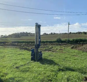 ETUDE DE SOL G2AVP à GARDOUCH (31) HAUTE GARONNE Sondages au pénétromètre dynamique lourd pour une étude de sol . Cette méthode permet de vérifier la résistance de sol pour l’emprise au sol du projet