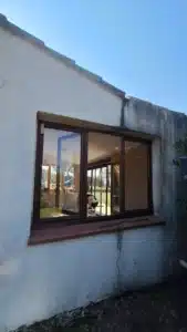 ETUDE DE SOL G5 Sinistres à Eguilles Une fissure verticale provient le plus souvent du retrait des matériaux ou de mouvements différentiels des fondations liés au sol.