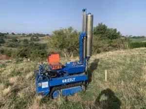 ETUDE DE SOL G2AVP ET ANC à BEZAC (09) ARIEGE Sondages au pénétromètre dynamique lourd pour une étude de sol . Cette méthode permet de vérifier la résistance de sol pour l’emprise au sol du projet