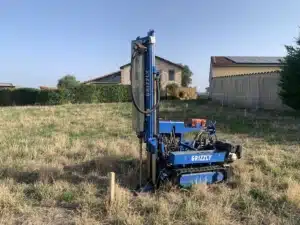 ETUDE DE SOL G2AVP ET ANC à BEZAC 09 Sondages au pénétromètre dynamique lourd pour une étude de sol sur St pierre de riviere . Cette methode permet de vérifier la résistance de sol pour l’emprise au sol du projet