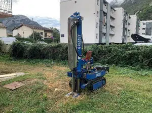 ETUDE DE SOL G2AVP à Tarascon-sur-Ariège Sondage au pénétromètre dynamique lourd à Tarascon-sur-Ariège pour évaluer la résistance du sol avant la construction d’une extension.