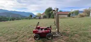 ETUDE DE SOL G2AVP G5 à VITROLLES Sondage au pénétromètre dynamique à Vitrolles, dans les Hautes-Alpes, pour évaluer la résistance des terrains dans le cadre des missions G5 et G2 AVP.